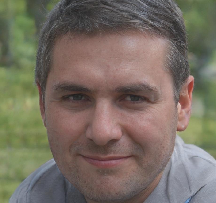 Portrait de Damien Leclair, conseiller financier partenaire